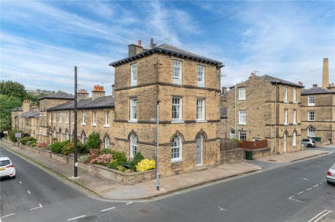 4 bed End of Terrace for sale in shipley