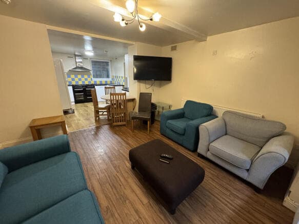 9 bed End of Terrace to rent in york