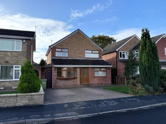 5 bed Detached to rent in wakefield