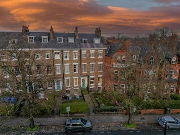 6 bed Town House for sale in york
