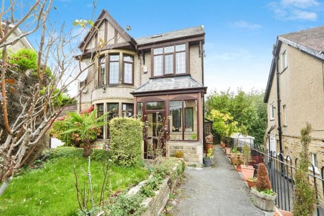 5 bed Detached for sale in shipley
