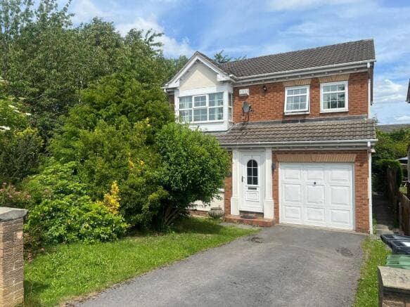 4 bed Detached to rent in huddersfield