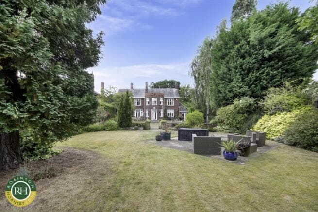 4 bed Detached for sale in doncaster