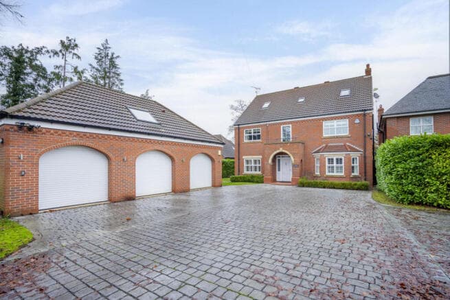 6 bed Detached for sale in york