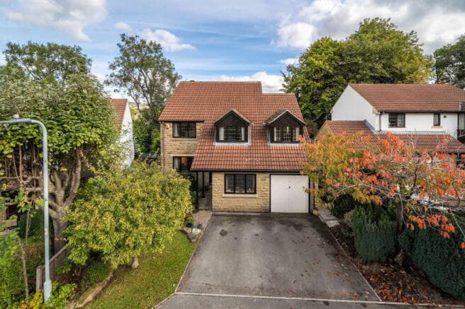 5 bed Detached for sale in shipley