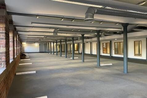 Office to rent in halifax