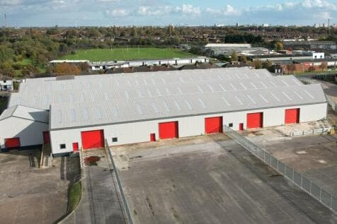 Light Industrial to rent in hull