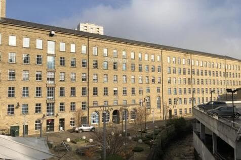 Office to rent in halifax