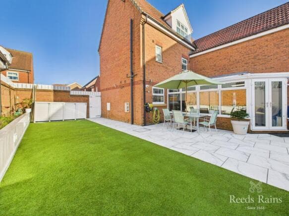 5 bed Detached for sale in bridlington