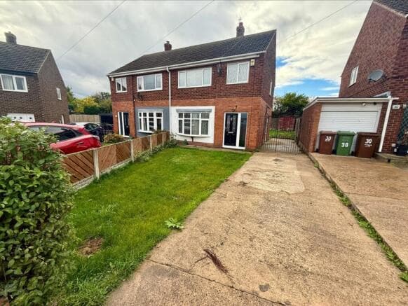 3 bed Semi-Detached to rent in castleford