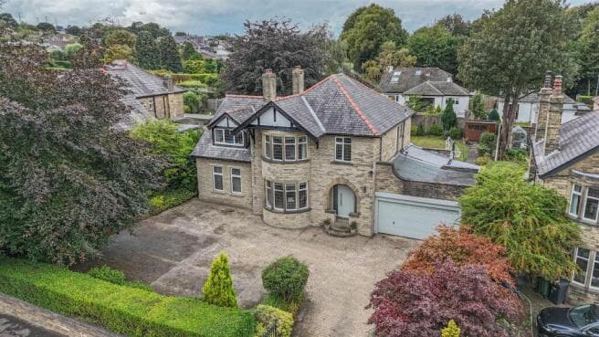 5 bed Detached for sale in brighouse