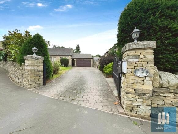 4 bed Bungalow to rent in brighouse