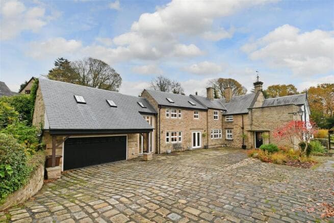 5 bed Detached for sale in sheffield