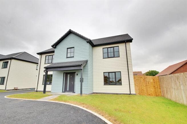 5 bed Detached for sale in bridlington