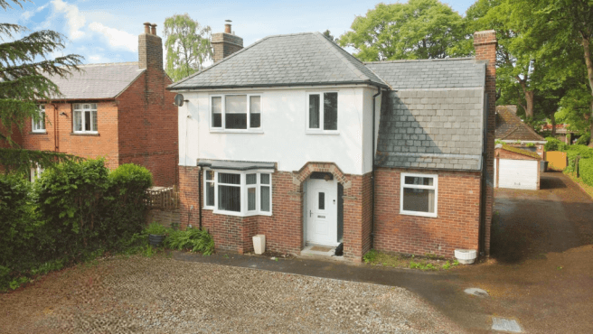 4 bed Detached for sale in pudsey