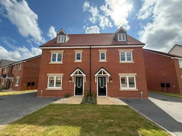 4 bed Semi-Detached to rent in doncaster