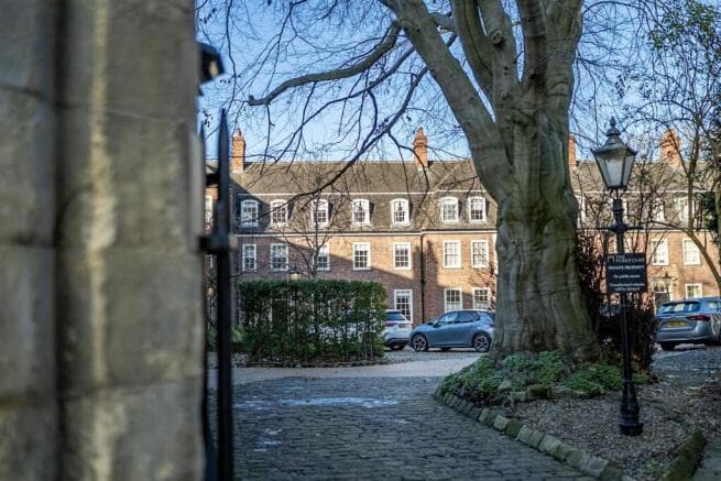 4 bed Town House for sale in york