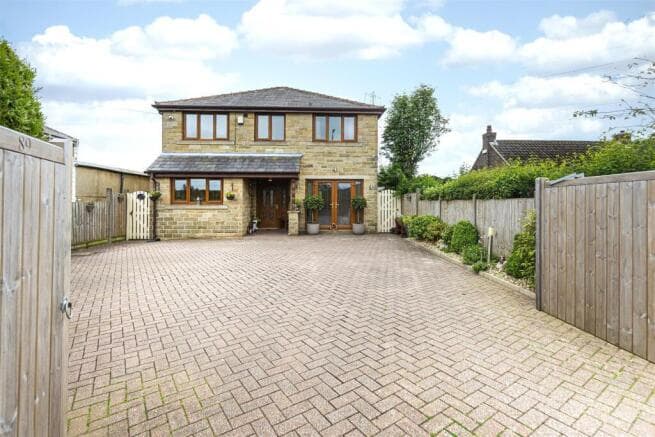5 bed Detached for sale in brighouse