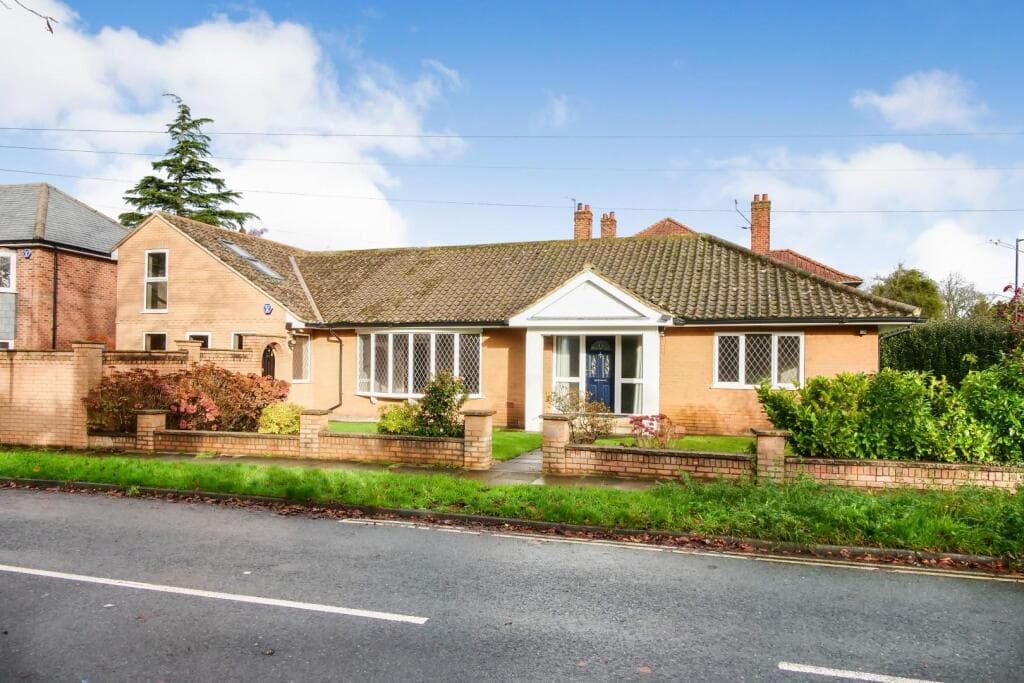 4 Bedroom Detached House For Sale In The Horseshoe, York, Yo24