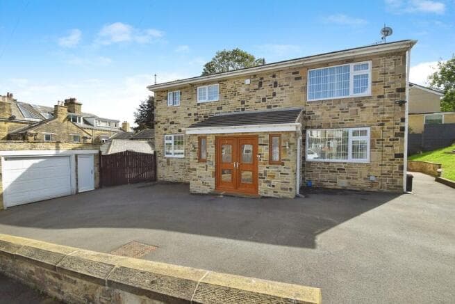 4 bed Detached for sale in shipley
