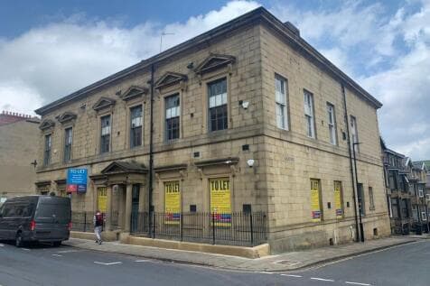 Office to rent in halifax