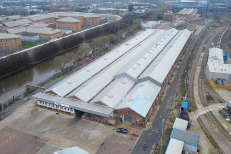 Warehouse to rent in doncaster