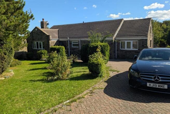 3 bed Bungalow to rent in huddersfield