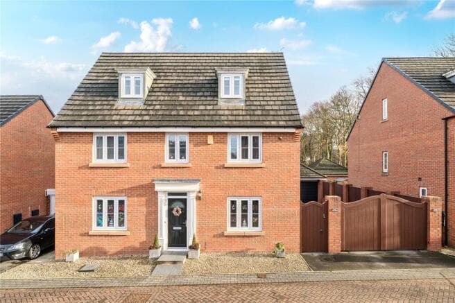 4 bed Detached for sale in pudsey