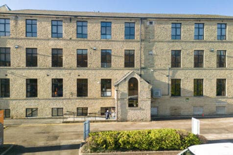 Office to rent in brighouse