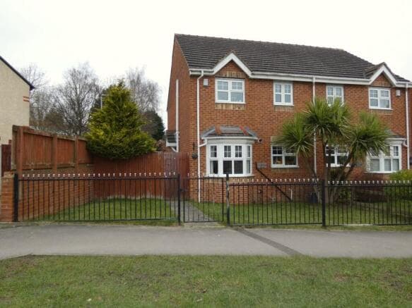 3 bed Semi-Detached to rent in pudsey
