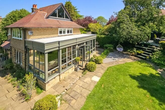 4 bed Detached for sale