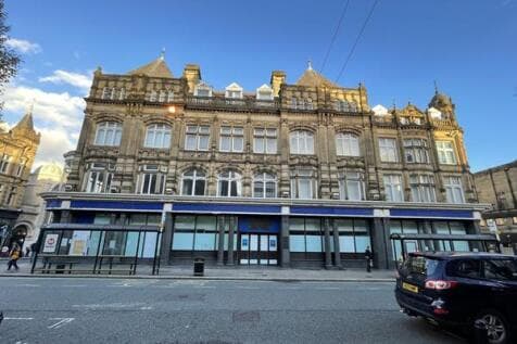 Retail Property (high street) to rent in halifax