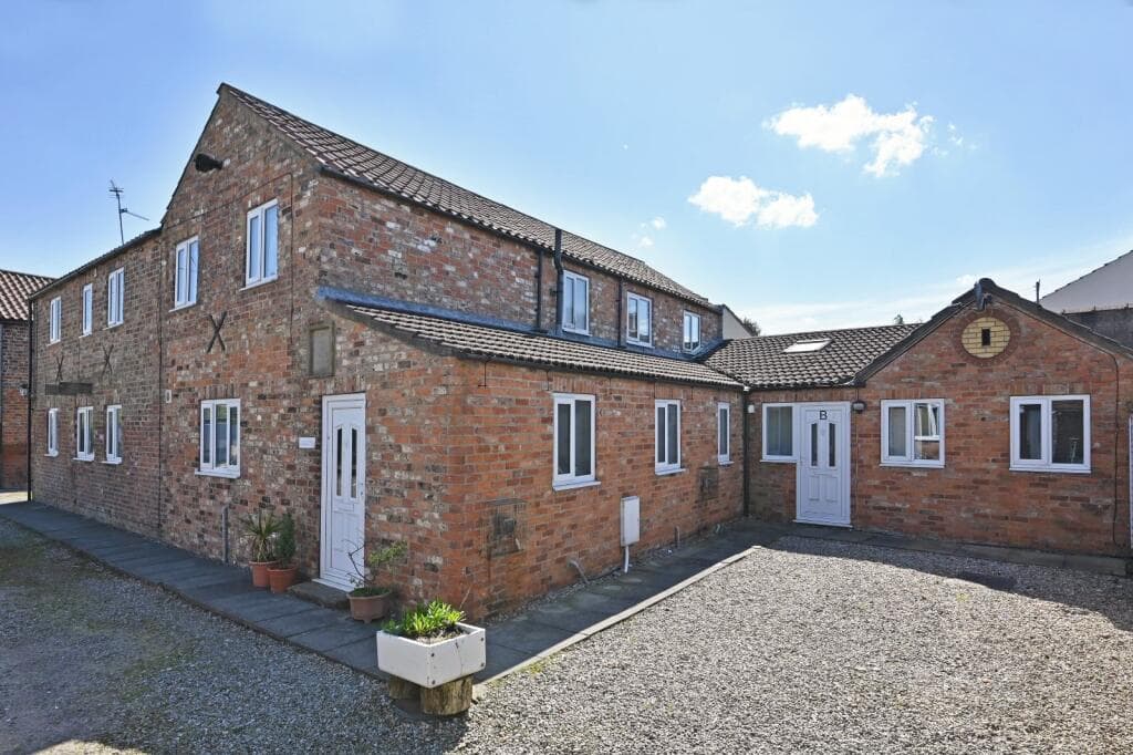 4 Bedroom House For Rent In Stockton Lane, York, Yo32 in york