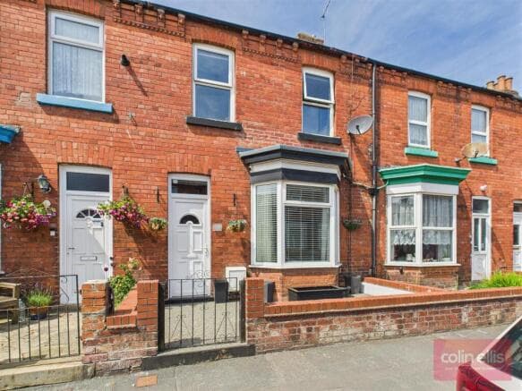 2 bed Terraced to rent in scarborough