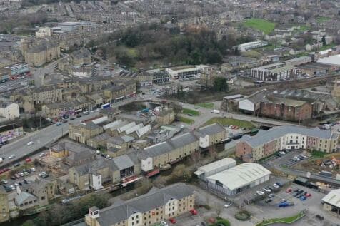 Light Industrial to rent in shipley