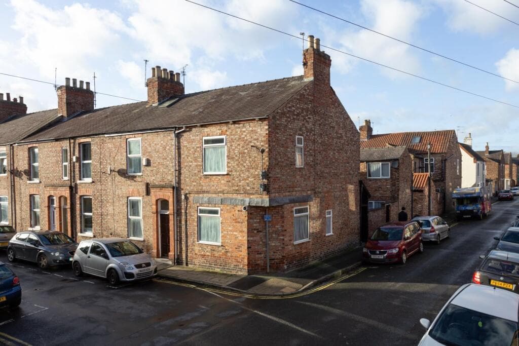 6 Bedroom Terraced House For Sale In Wellington Street, York, Yo10