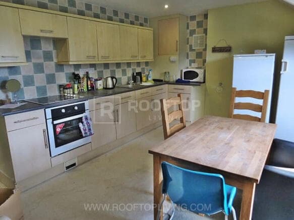 14 bed House to rent in leeds