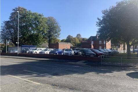 Retail Property (high street) to rent in castleford