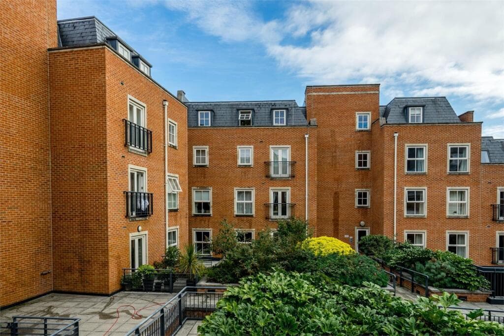 2 Bedroom Apartment For Rent In Centurion Square, Skeldergate, York, Yo1 6dp, Yo1 in york