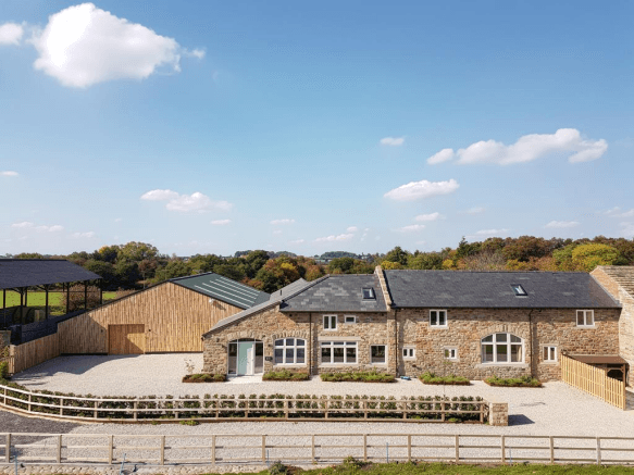 6 bed Link Detached House for sale in leeds