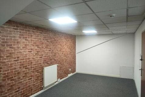 Office to rent in leeds