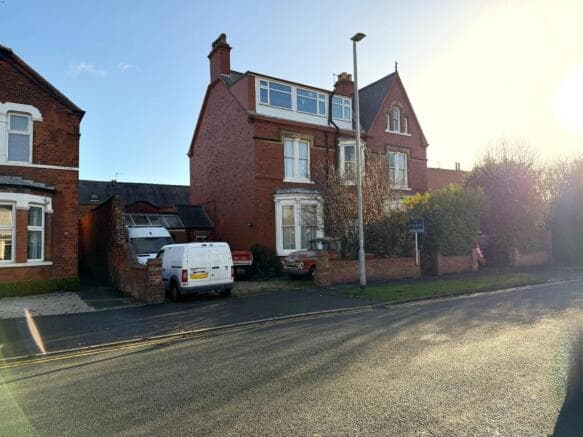 6 bed Detached for sale in bridlington