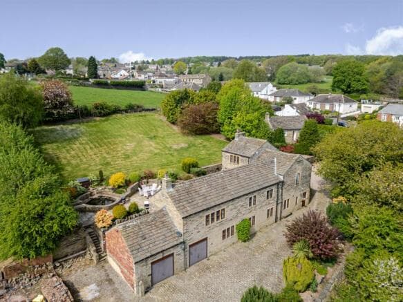 5 bed Detached for sale