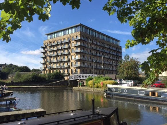 1 bed Apartment to rent in brighouse