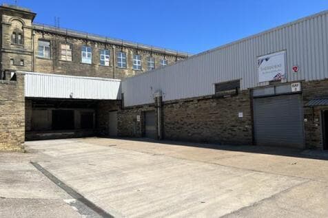 Light Industrial to rent in bradford