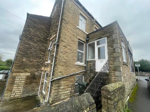 4 bed Flat to rent in shipley