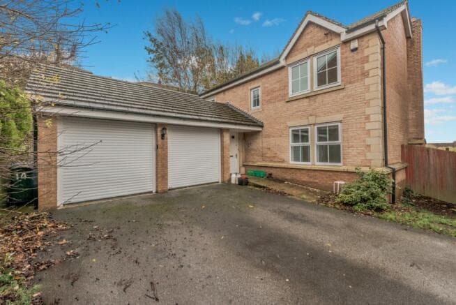 4 bed Detached for sale in shipley