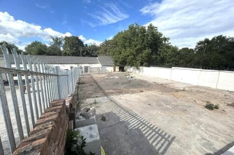 Land to rent in pontefract