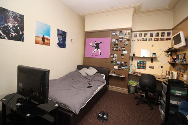 10 bed Terraced to rent in leeds