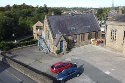 Office to rent in batley